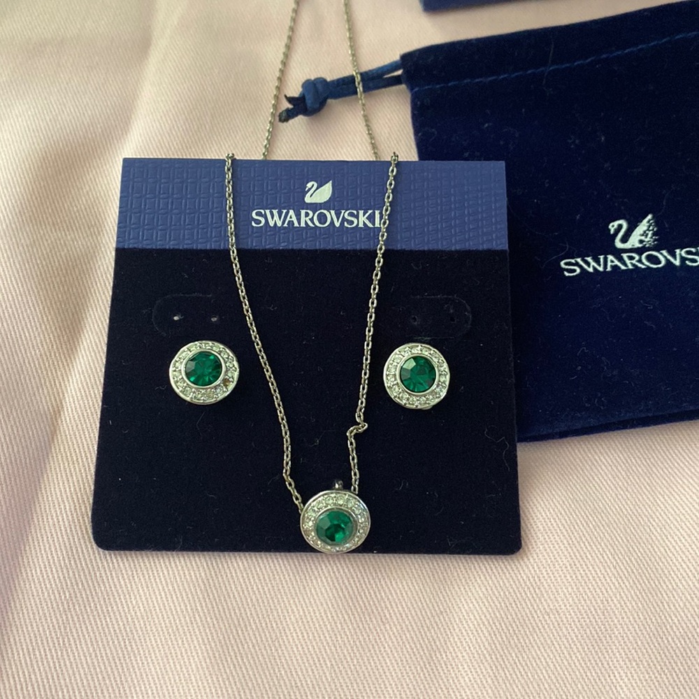 Swarovski Emerald green stud earrings and necklace set